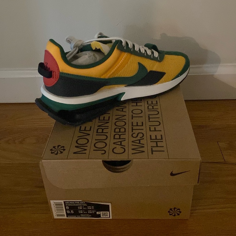 NIKE AIR MAX PRE-DAY UNIVERSITY GOLD/GREEN women’s size 9.5/ men’s size 8